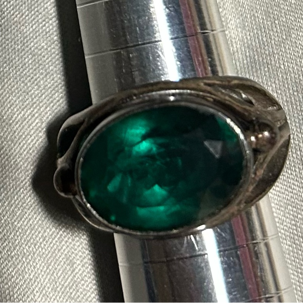 Elegant Green Stone Ring